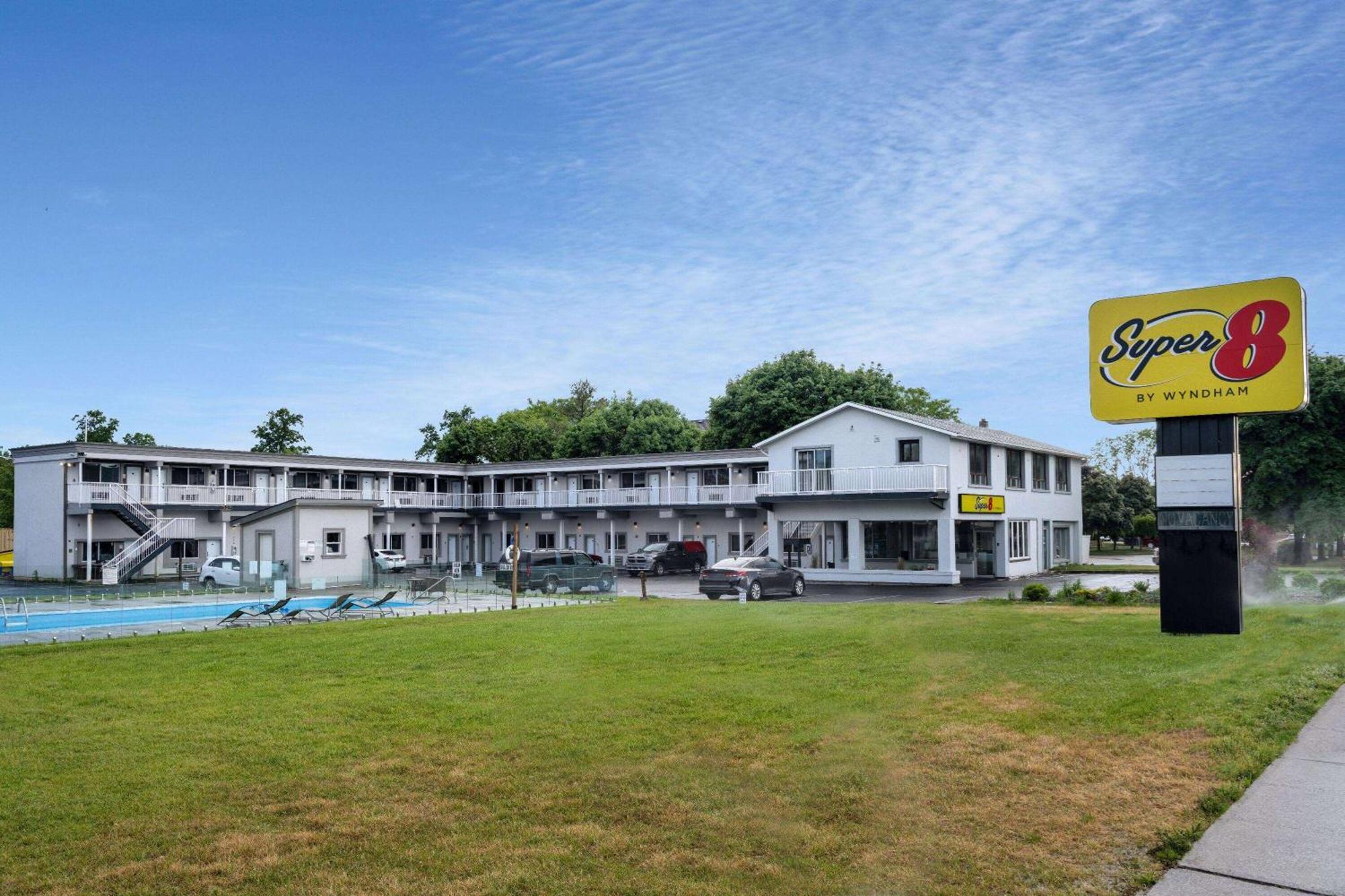 Super 8 By Wyndham Niagara Falls On Dış mekan fotoğraf